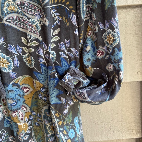 Free People mini dress or Tunic style 33” length. Paisley knit trim lace up neck - Picture 4 of 10